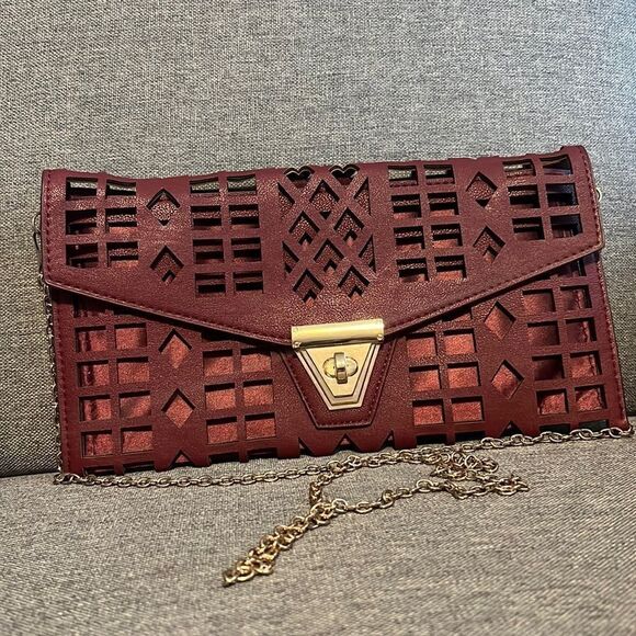 Handbags - Maroon cut out geometric chain purse